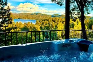 Surreal Feel Lakeview #B (Upstairs)