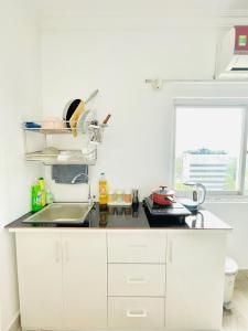 I RiverSide 304B I Compact & Quiet Studio w Kitchen