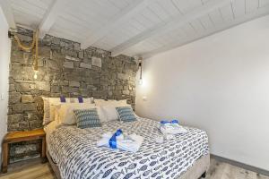 La Casa Fra gli Ulivi luxury apartments with pool near Cinque Terre and Tuscany