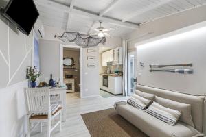 La Casa Fra gli Ulivi luxury apartments with pool near Cinque Terre and Tuscany