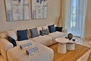 Luxury 2BR Private Beach Partial Sea View