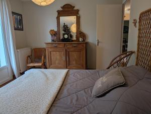 Maison familiale , Mine dor à pied