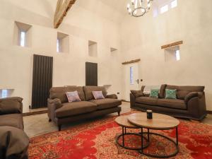 Godrer Gyrn, Plas Moelfre Hall Barns