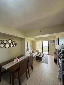 BalaiCo Tagaytay 11F 2BR with balcony TAAL view