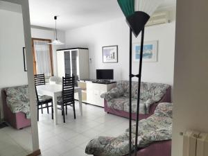 S355 - Sirolo, ampio trilocale con terrazzo e posto auto