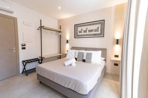 Sardinian Days - Jacuzzi Suites & Rooms