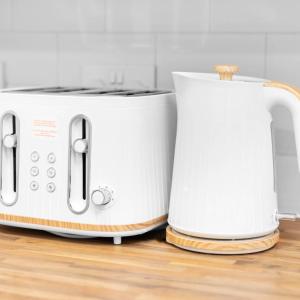 Stylish 3 Bed House - Garden - Parking - Smart TV - Netflix 465HE