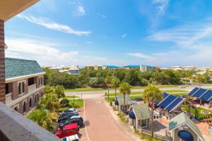 The Flipside 30A l Heated Community Pool and Hot Tub l Steps to Rosemary Beach