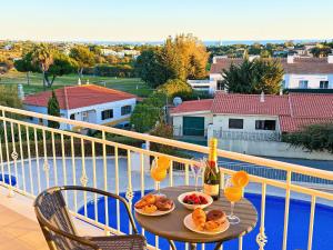 Balaia Poolside House with Sea View by BeCherish
