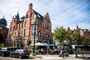 Zurenborg apartment with patio at Dageraadplaats