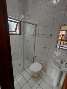 Suíte 5 para casal e 2 solteiros em Itaguá