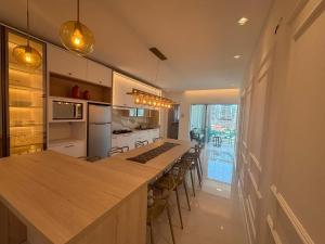 Apto c churrasq. a 450m do mar, Perequê SRF0601