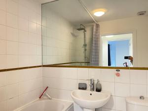 Food Lovers by Windsor and Heathrow with Secure Free Parking and WiFi