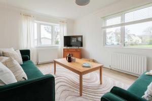 Peaceful Riverside Lodge Free Parking