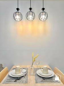 Solace 1BR Brenthill Condo w Balcony nr SM