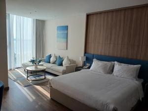 A La Carte Hạ Long- Little Kun Homestay