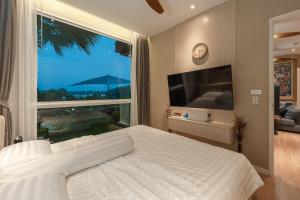 Beachfront Luxury 2R Condo near Marriot Naiyang 50 3