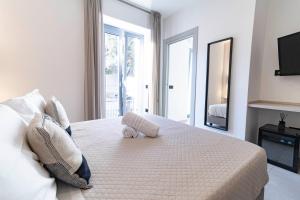 Sardinian Days - Jacuzzi Suites & Rooms img17