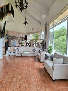 Villa Paraiso de Montana en Altos del Maria