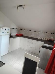 Elena Airport Apartments