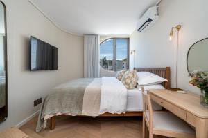 Dolce Vita - Cape 8 Collection