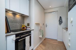 Dolce Vita - Cape 8 Collection