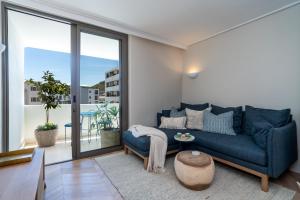 Dolce Vita - Cape 8 Collection