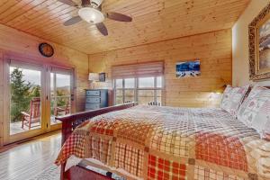 Peaceful Waterfront Retreat Sleeps 8 Dock is available & Grill