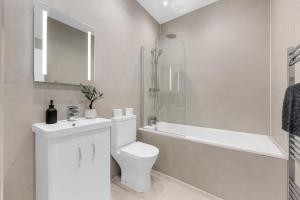 2 Bed Huddersfield Cottage Parking