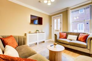 Cottage in the centre