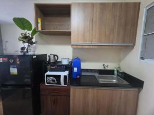 Coho The Hermosa - Staycation Studio Unit and Balcony View with Swimming Pool and Open Court access