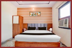 Indus Grand - Continental Heritage Near Vishwanath Temple - - Free Parking- Lift and Restaurant Facilities - Fully Air conditioning Room- Top Rated Hotel In Varanasi