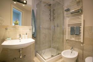 Cola Di Rienzo A E B