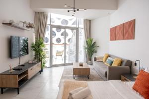 Stunning City Views and Outdoor Pool, Steps from Iconic Burj Khalifa