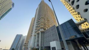 Stunning City Views and Outdoor Pool, Steps from Iconic Burj Khalifa