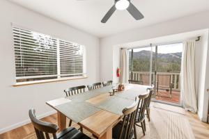 Paradise Pines - Lake & Slope Views, Hot Tub, 2 Decks, Fireplace