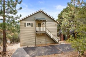 Paradise Pines - Lake & Slope Views, Hot Tub, 2 Decks, Fireplace