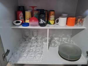 APARTAMENTO COM PISCINA 500mt DA PRAIA e 10 MINUTOS DE CUMBUCO