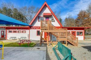 Cataloochee Adventure Hub with Family-Friendly Perks