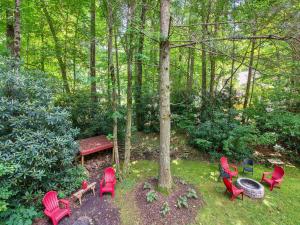 Dec. Disc, Skiing, Pets, Hot Tub, Firepit, Creeks