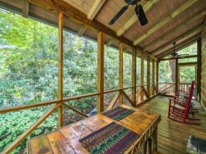 Dec. Disc, Skiing, Pets, Hot Tub, Firepit, Creeks