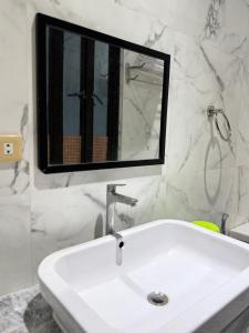 Elyu jasons home with netflix and parking