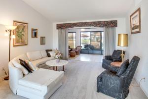 Private Fishing Dock! 2,300-Sq-Ft Gulf Cove Home