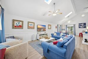 Captains Cove - Pool Rooftop and Inlet Views