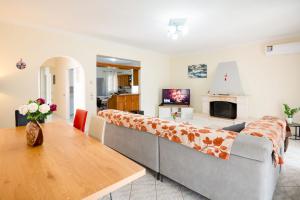 Anastasios Holiday Home