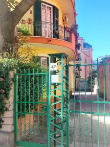 Casalú - Appartamento con Giardino Privato e Parcheggio Gratuito vicino Metro B
