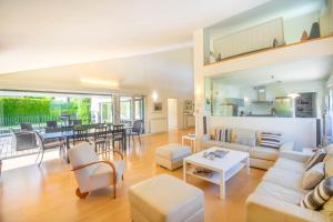 Espectacular casa de diseño con piscina en Navarra