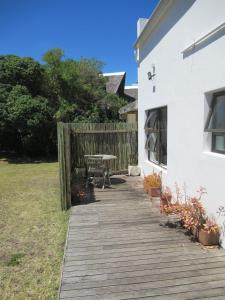 Sea Breeze Cottage - St Francis Bay