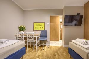 New! Studio with 3 Beds - Easy Access to Airport, City Center & WUM