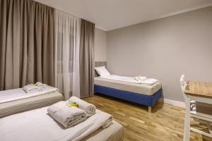 New! Studio with 3 Beds - Easy Access to Airport, City Center & WUM